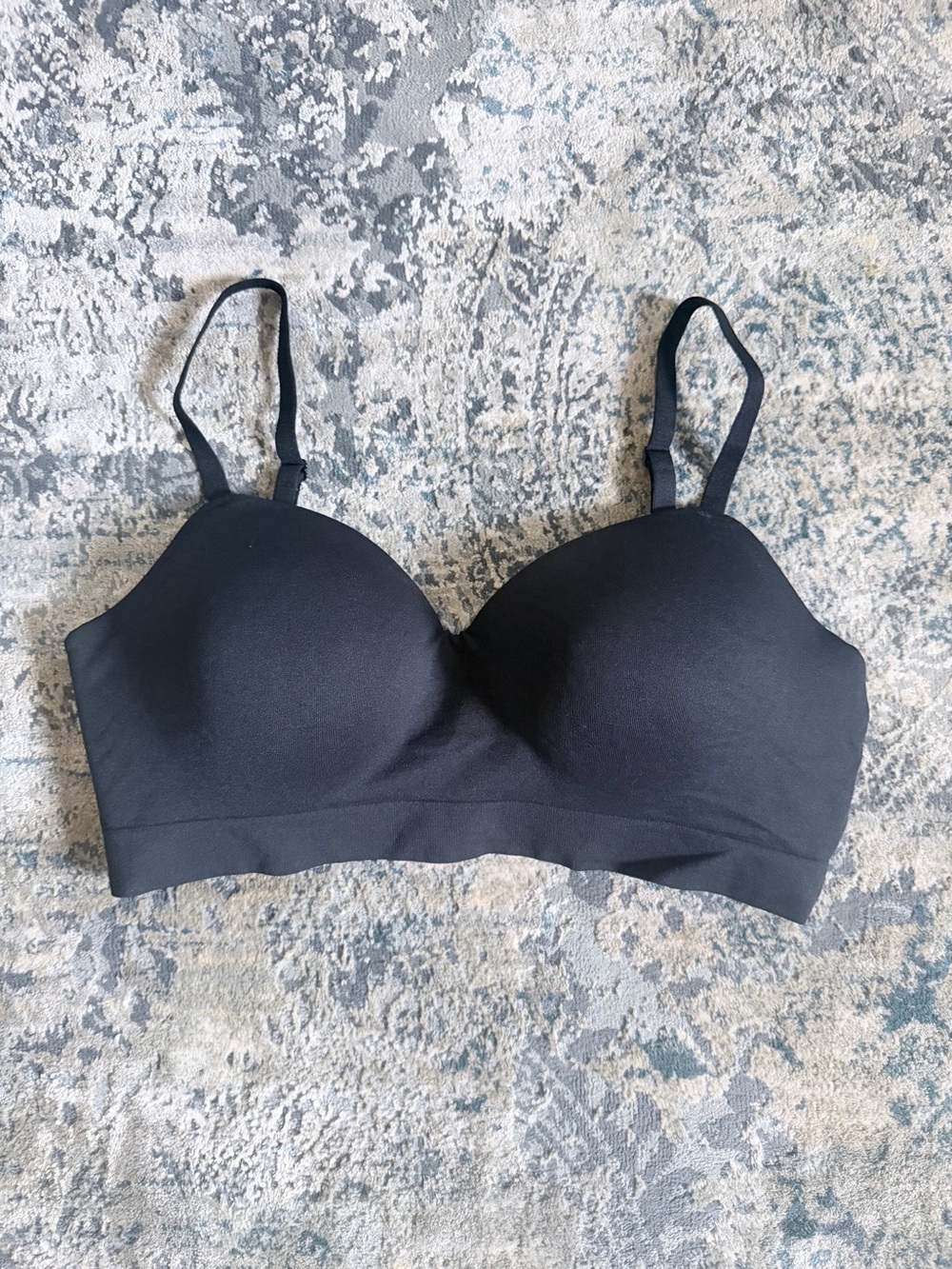 TrueKind Shaping Seamless Black Bra size L Wireless Detachable Adjustable straps